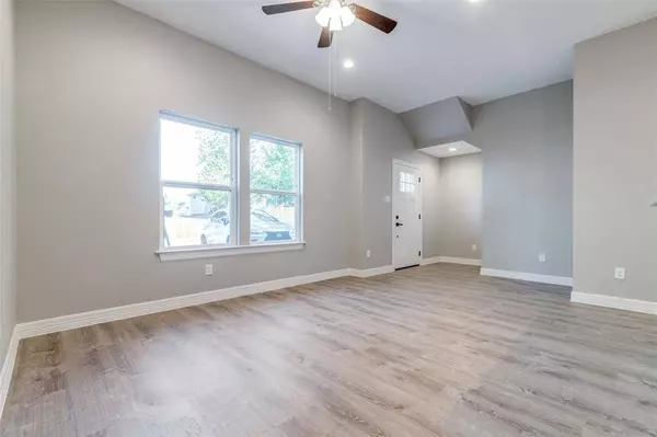 5262 Ella BLVD #100, Houston, TX 77018