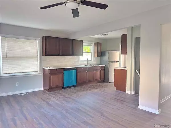 17641 SMITH Street, Riverview, MI 48193