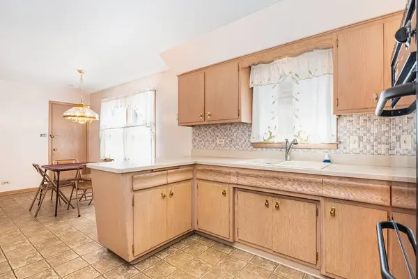 5151 S Austin AVE, Chicago, IL 60638