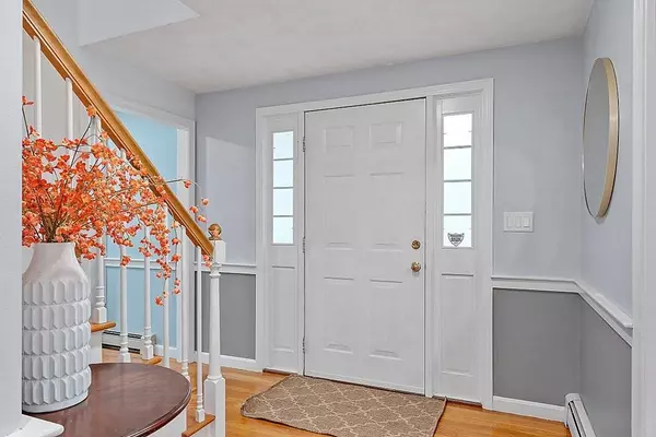 23 Iron Gate Dr, Andover, MA 01810