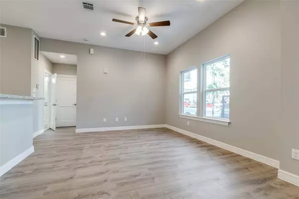 5262 Ella BLVD #100, Houston, TX 77018