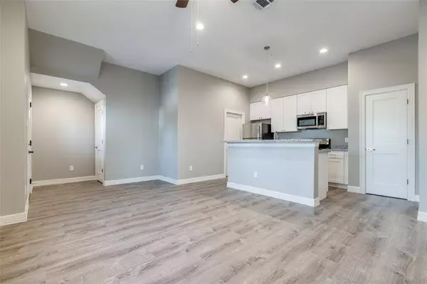 5262 Ella BLVD #100, Houston, TX 77018