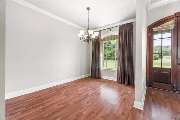 25344 WALKER SOUTH RD, Denham Springs, LA 70726