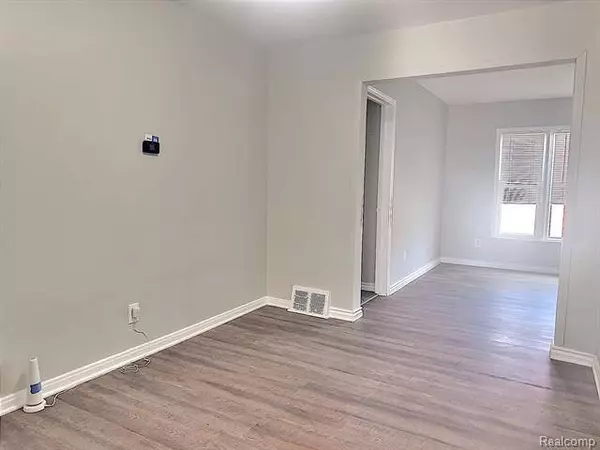 17641 SMITH Street, Riverview, MI 48193