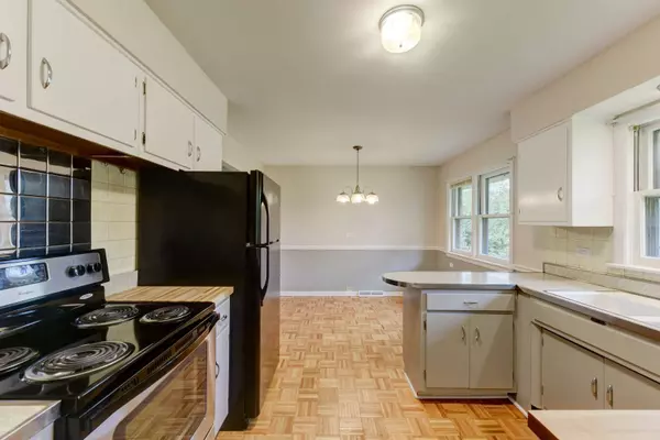 11411 S Nashville AVE, Worth, IL 60482