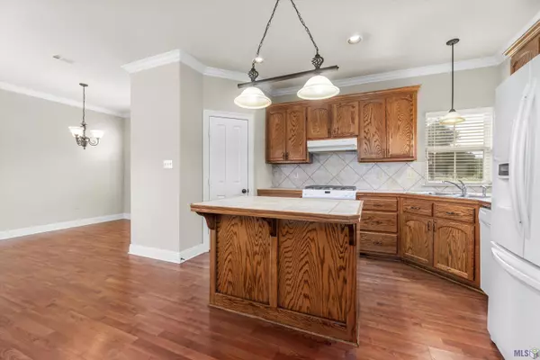 25344 WALKER SOUTH RD, Denham Springs, LA 70726