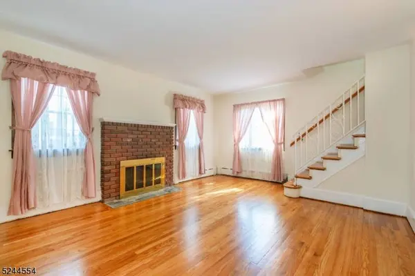 20 New Brier Ln, Clifton City, NJ 07012