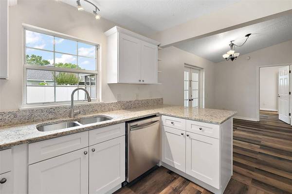 1610 LAUREL WAY, Tavares, FL 32778