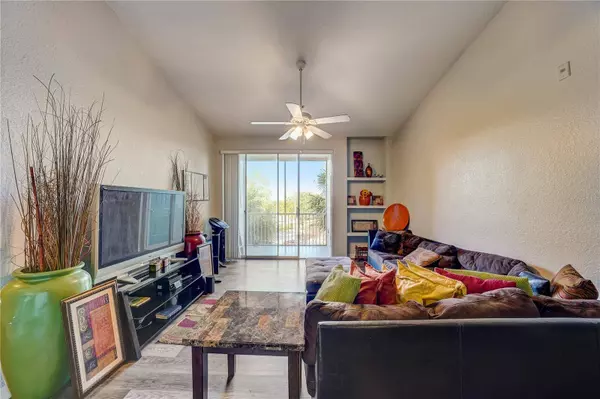 5507 LEGACY CRESCENT PL #301, Riverview, FL 33578