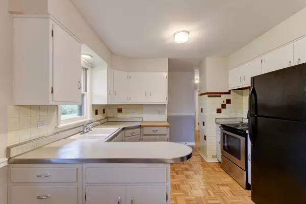 11411 S Nashville AVE, Worth, IL 60482