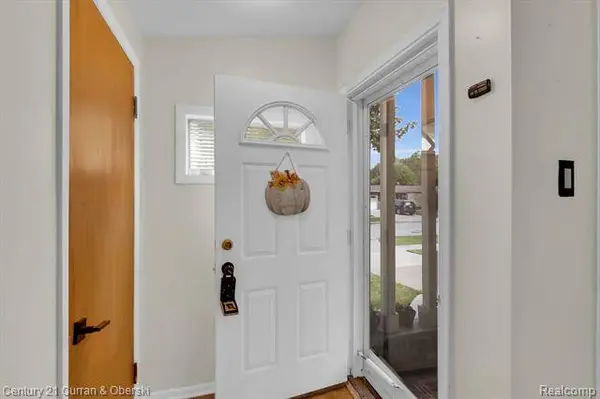 18835 MIDWAY Avenue, Allen Park, MI 48101