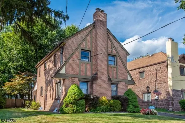 20 New Brier Ln, Clifton City, NJ 07012