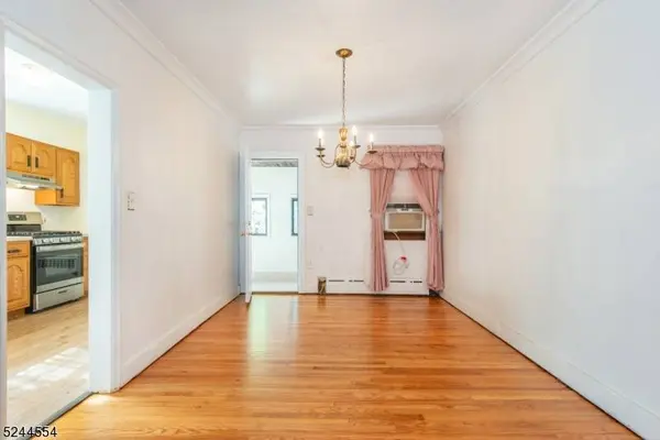 20 New Brier Ln, Clifton City, NJ 07012