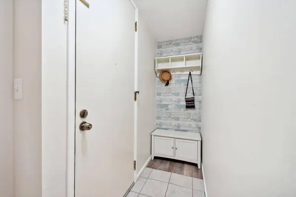 2800 Hamline AVE N #232, Roseville, MN 55113