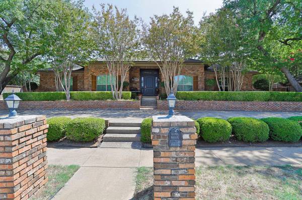 3916 Ashbury Lane, Bedford, TX 76021