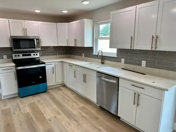 97 Angela Cir, Rossville, GA 30741