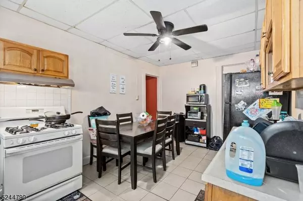 79 N 1St St, Paterson City, NJ 07522