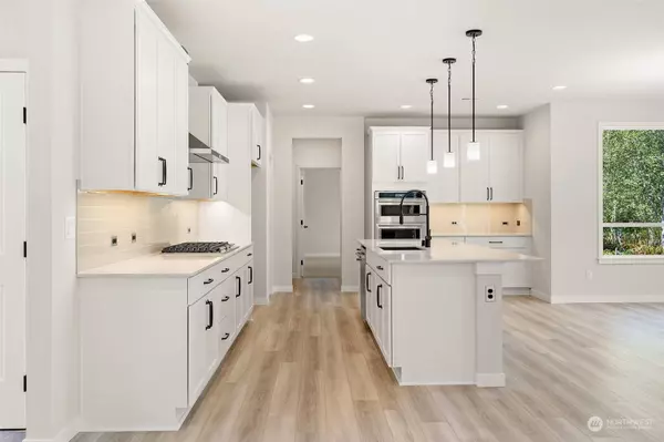 8231 56th AVE NE, Lacey, WA 98516