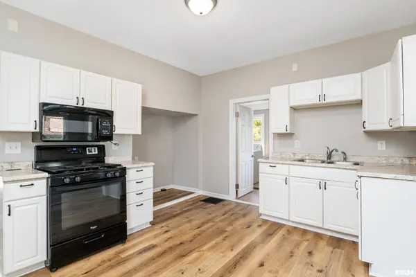 711 WILKES ST, Davenport, IA 52802