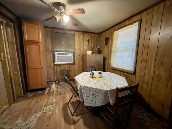 5653 Fm 332, Brenham, TX 77833