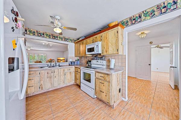 6384 Summer Sky LN, Greenacres, FL 33463