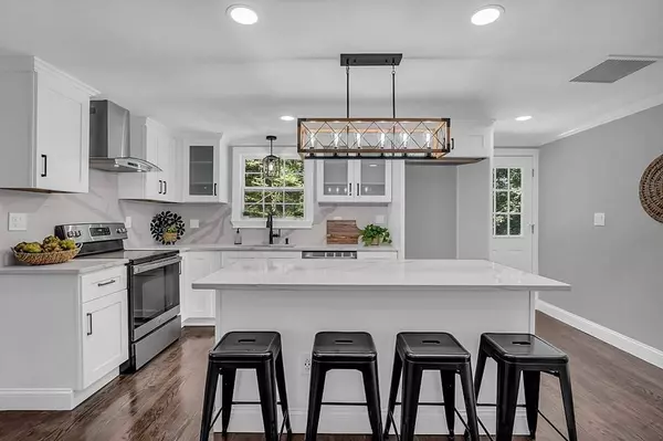 54 Gray Rd, Andover, MA 01810