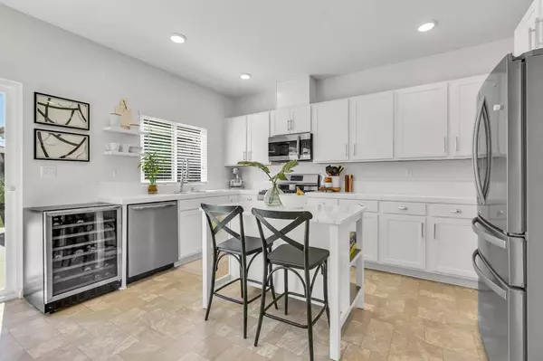 8213 Kossum WAY, Elk Grove, CA 95624