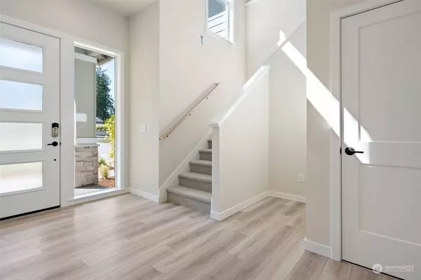 8231 56th AVE NE, Lacey, WA 98516