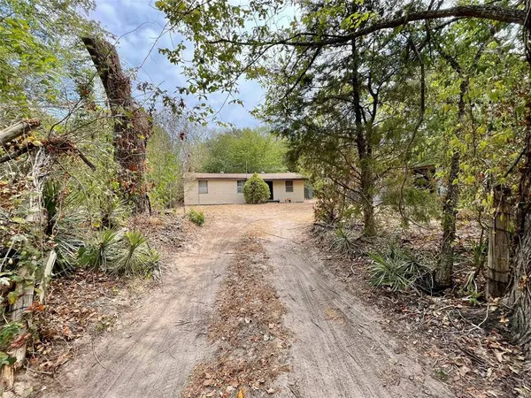 5653 Fm 332, Brenham, TX 77833