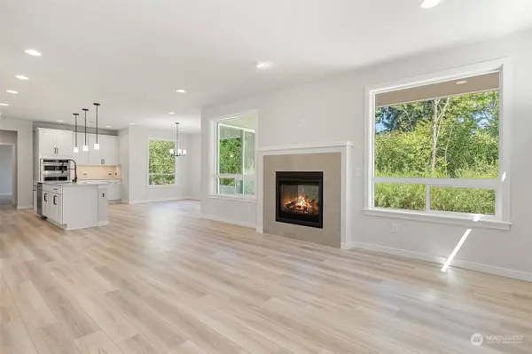 8231 56th AVE NE, Lacey, WA 98516