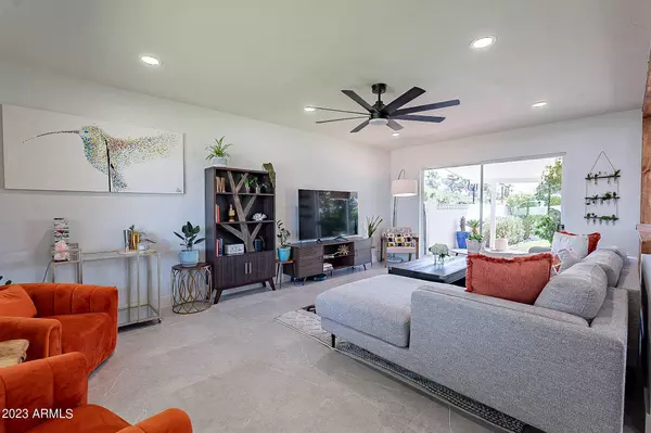 3333 E TURNEY Avenue, Phoenix, AZ 85018