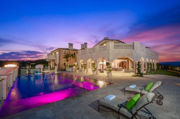 1903 Saxton Ln, El Cajon, CA 92021