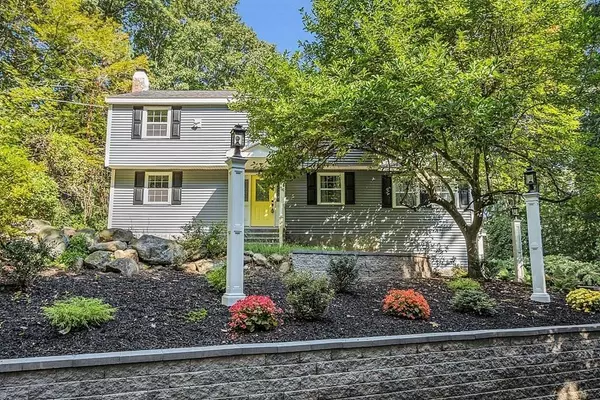 54 Gray Rd, Andover, MA 01810