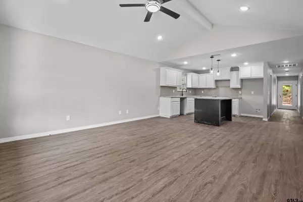 108 Jackson St, Arp, TX 75750