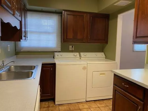 2 Iroquois DR, Loveland, OH 45140