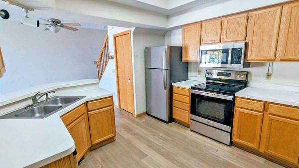 1923 N Ruby CT #46, Eagan, MN 55122