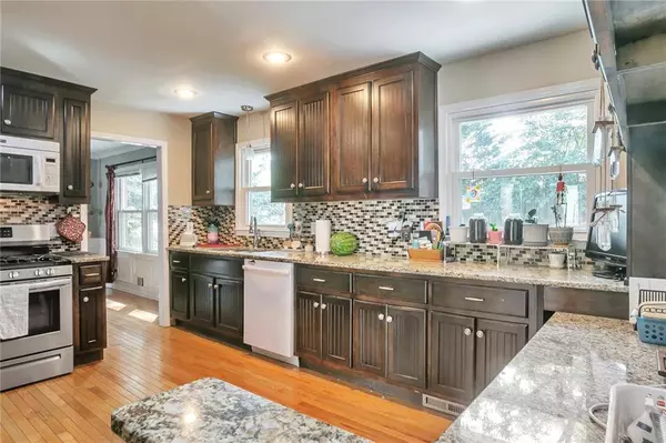 5672 Grist Stone DR SW, Lilburn, GA 30047