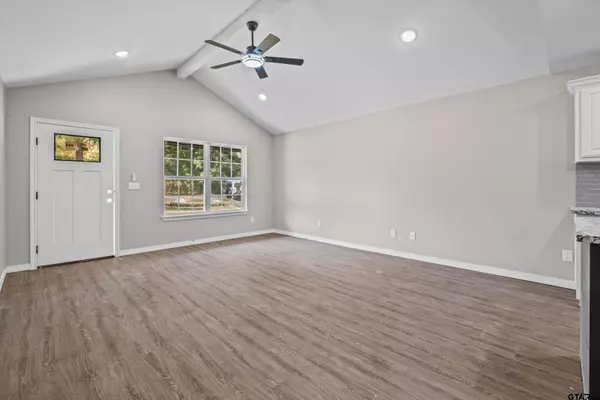 108 Jackson St, Arp, TX 75750