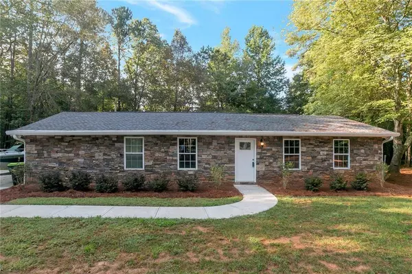 365 Roseberry RD, Covington, GA 30016