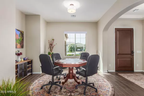 3570 E AQUARIUS Place, Chandler, AZ 85249