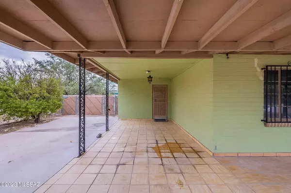 817 W District Street, Tucson, AZ 85714