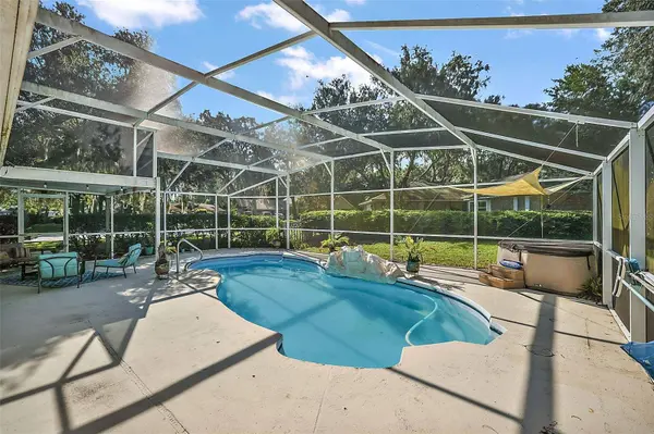 9800 FAIRWAY CIR, Leesburg, FL 34788