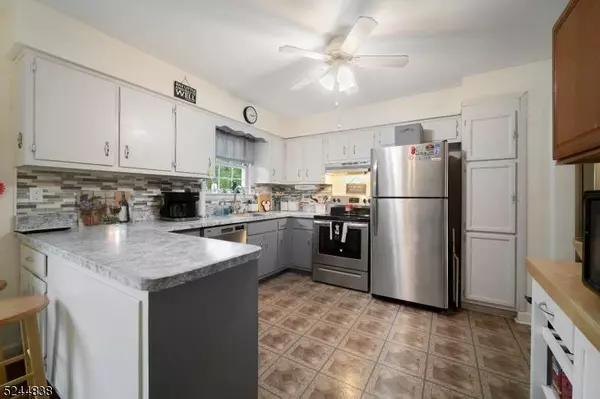 58 Cedar Tree Dr, Vernon Twp., NJ 07422