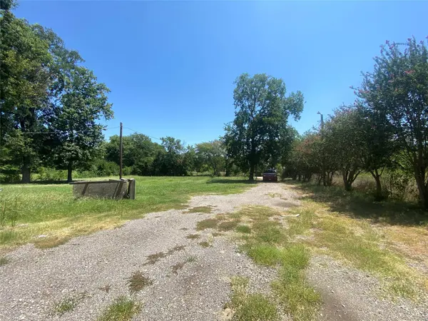 202 Vz County Road 3730, Wills Point, TX 75169