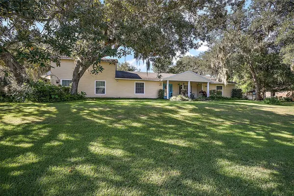 9800 FAIRWAY CIR, Leesburg, FL 34788