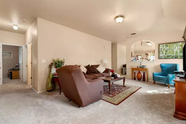 5703 CANTERBURY RUN, San Antonio, TX 78228-5616