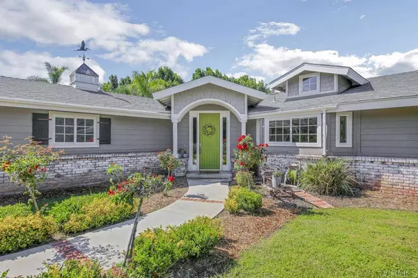 2048 Elevado Hills DR, Vista, CA 92084