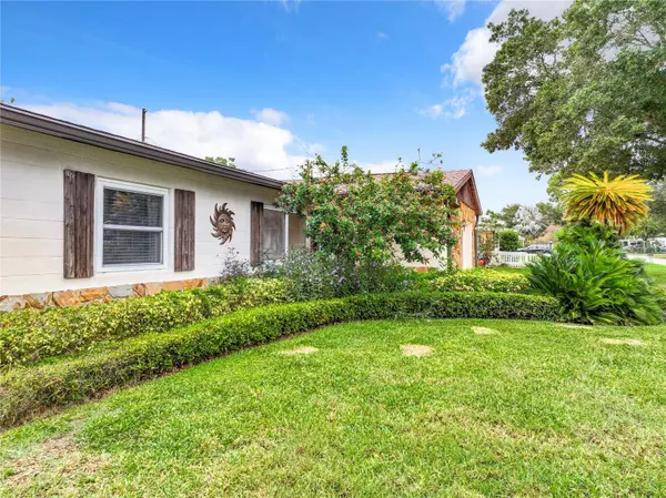 5090 61ST LN N, Kenneth City, FL 33709