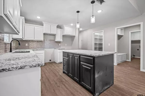 108 Jackson St, Arp, TX 75750