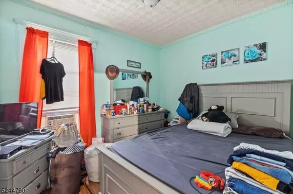 79 N 1St St, Paterson City, NJ 07522